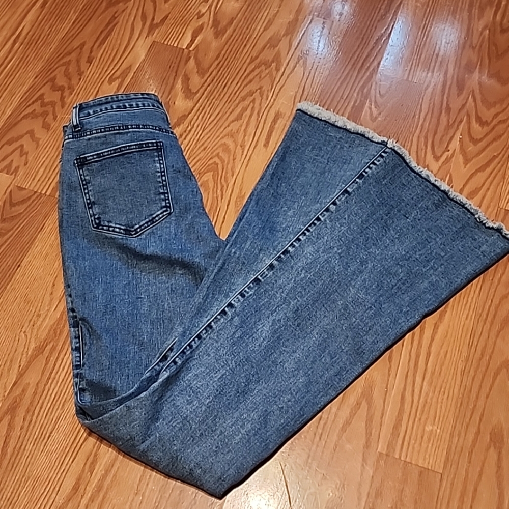 Wisteria Lane High‎ Waisted Superbell bottom jeans size med vintage inspired raw